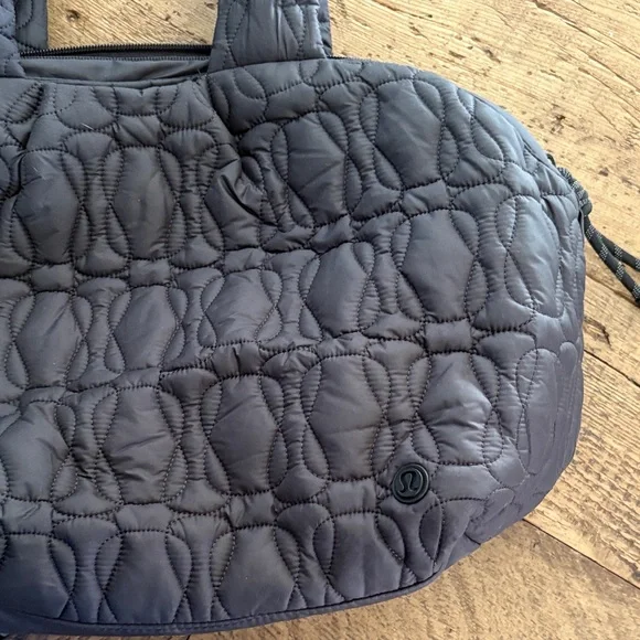 lululemon athletica Quilted Black Travel Bag - Picture 4 of 4